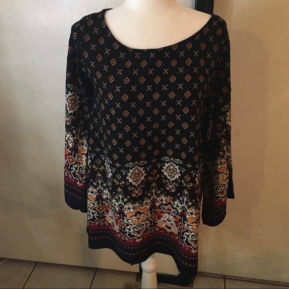 Tops - 3/4 bell sleeve blouse with pattern